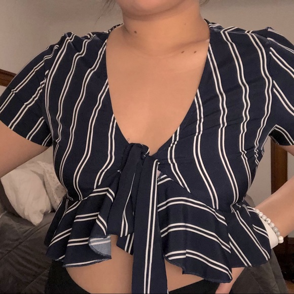 Shein Cropped Flowy Top - Picture 1 of 4